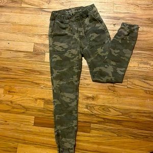 American Eagle size 00 Army Fatigue